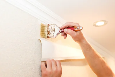 Pose de papier peint à Valderoure — revêtements muraux et toiles de verre
